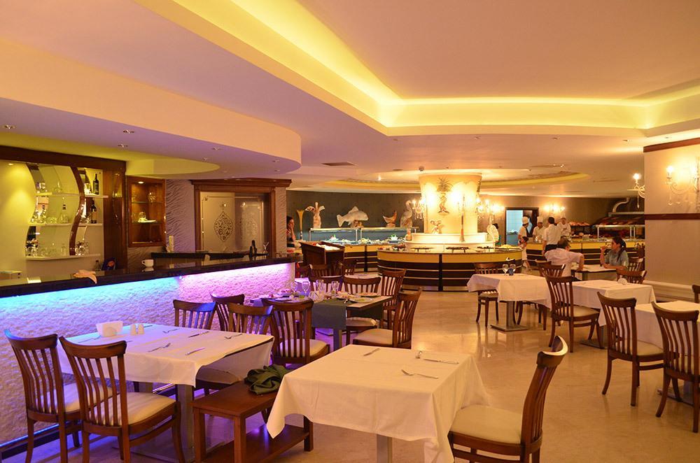 Lamos Resort Hotel & Convention Center Kumkuyu Esterno foto