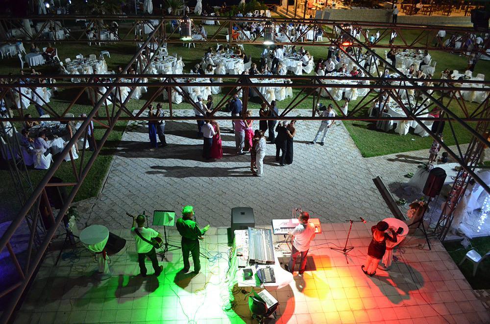 Lamos Resort Hotel & Convention Center Kumkuyu Esterno foto