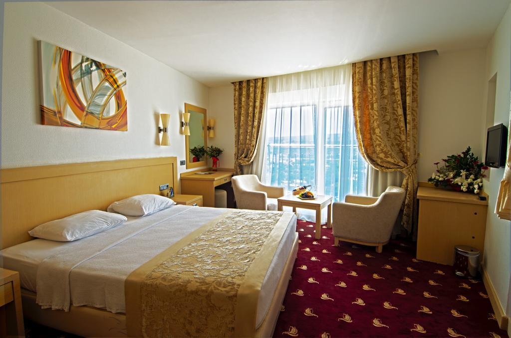 Lamos Resort Hotel & Convention Center Kumkuyu Esterno foto
